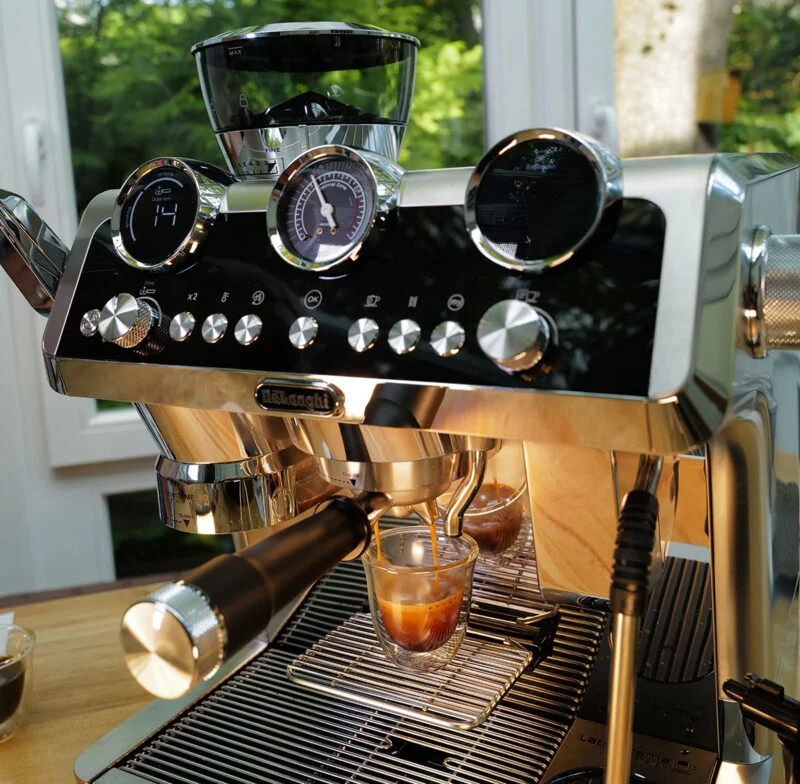 Erstklassiger Profi Espresso aus Siebträger De'Longhi Specialista